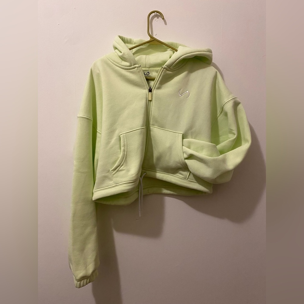 ✨ TLF cropped hoodie ✨